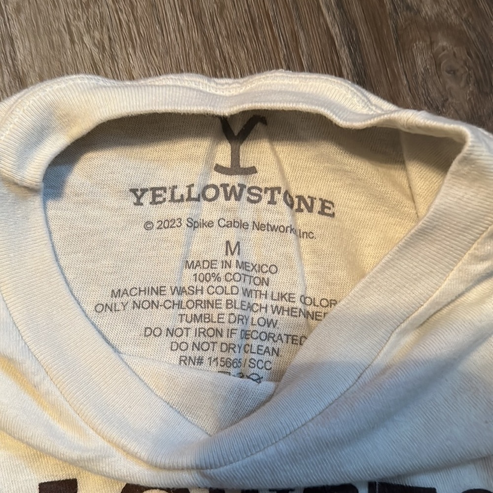 Graphic tee - Picture 2 of 3